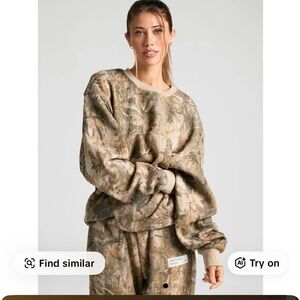 Comfrt Camouflage Print Sweatshirt